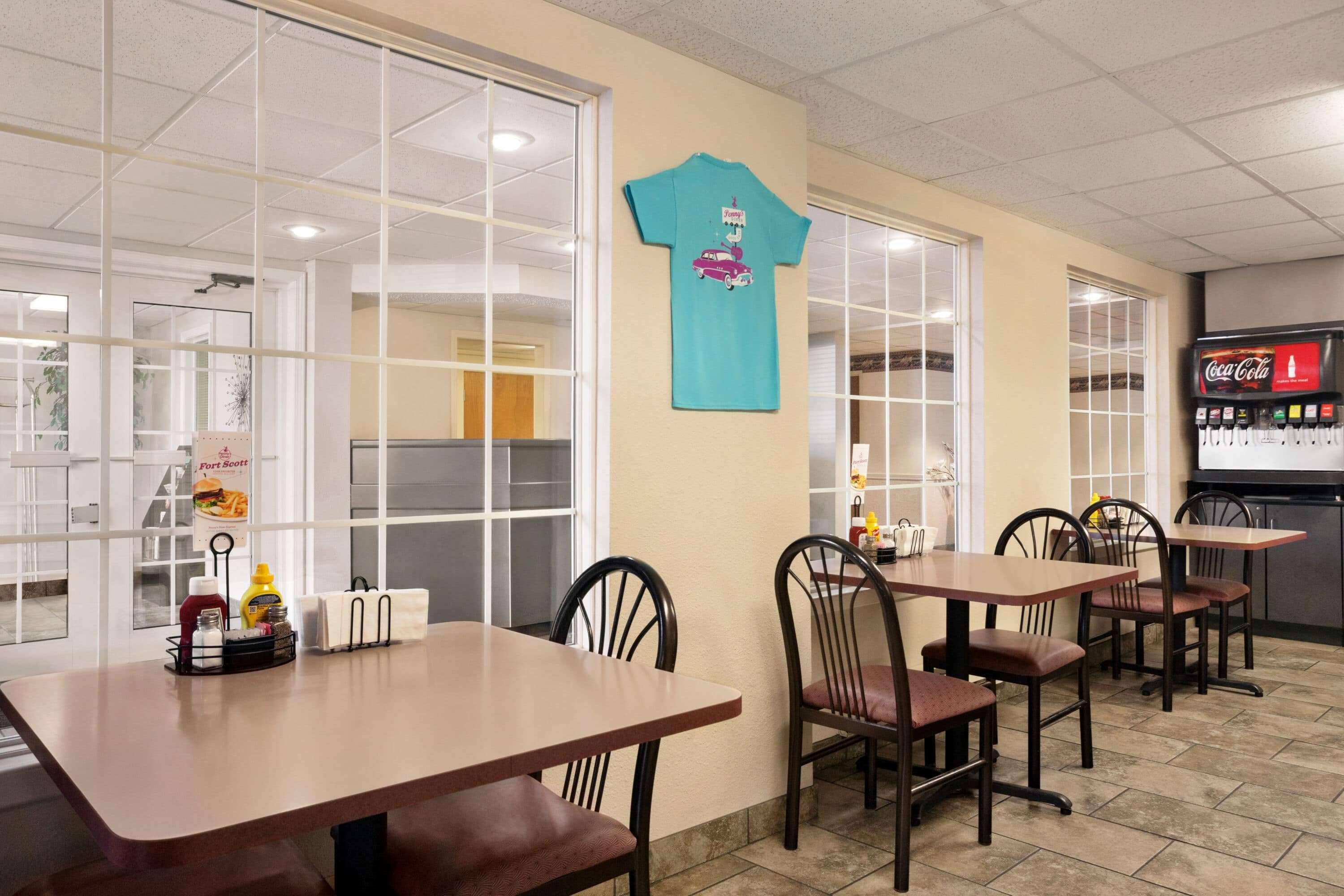 Travelodge By Wyndham Fort Scott Екстериор снимка