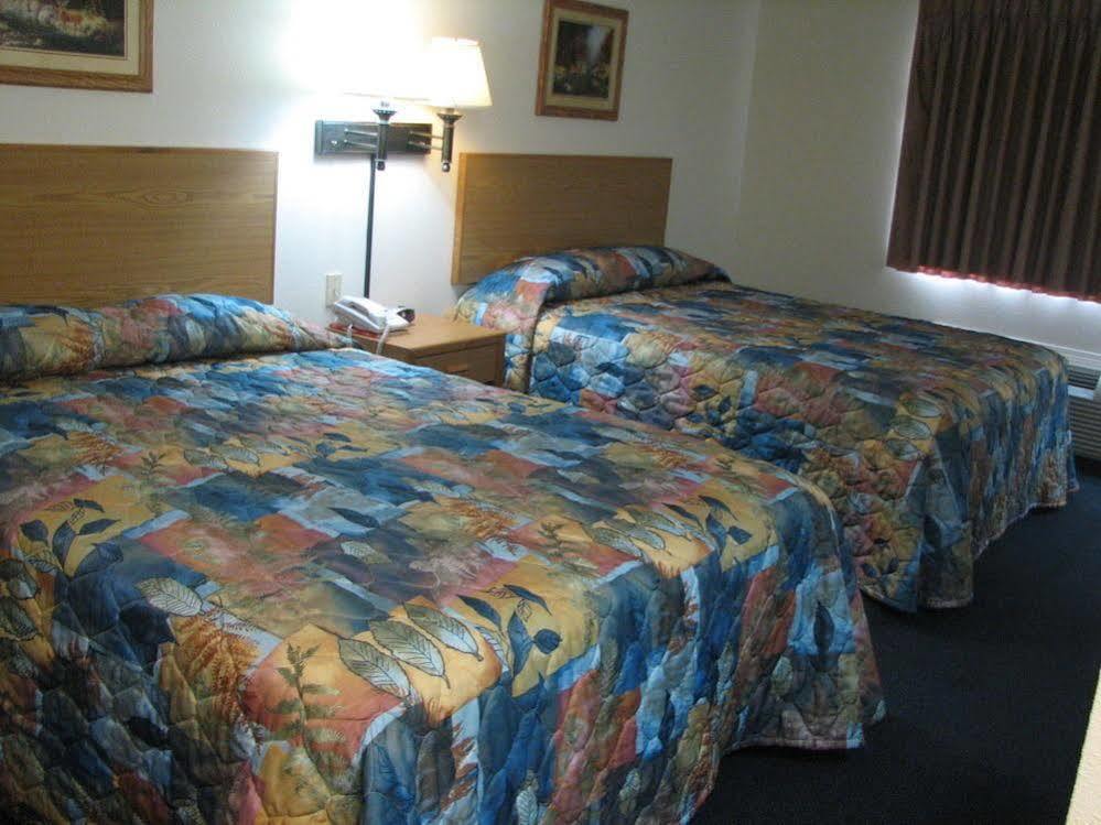 Travelodge By Wyndham Fort Scott Екстериор снимка